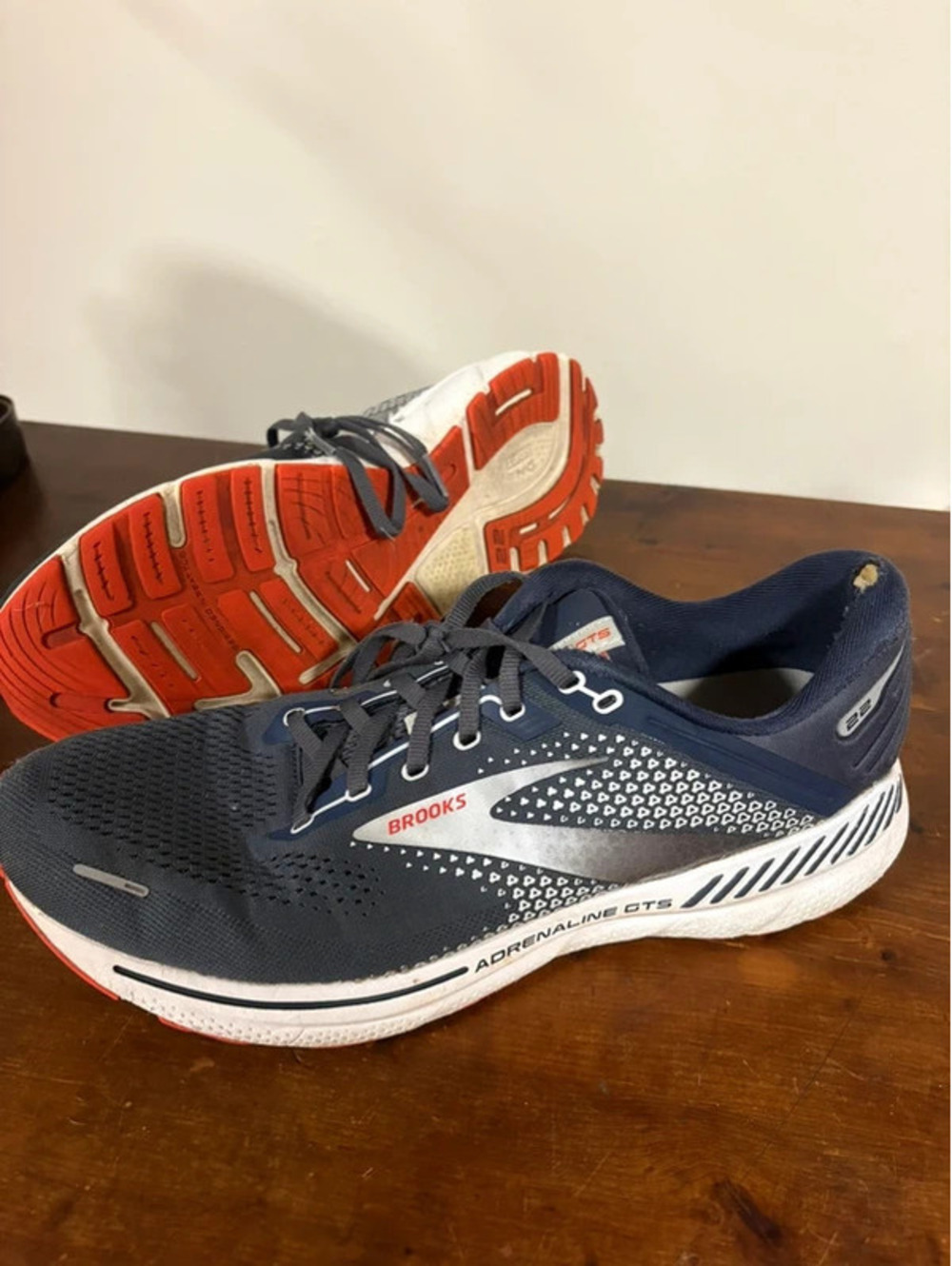 Brooks Adrenaline GTS 22 Men's running shoes - size 11